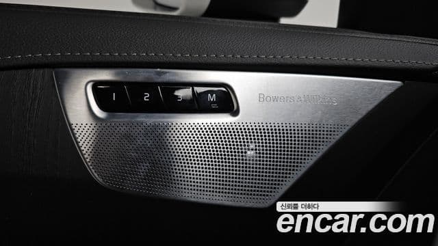 Volvo XC90 2025 — Photo 12/39