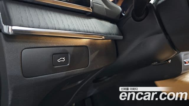 Volvo XC90 2025 — Photo 18/39
