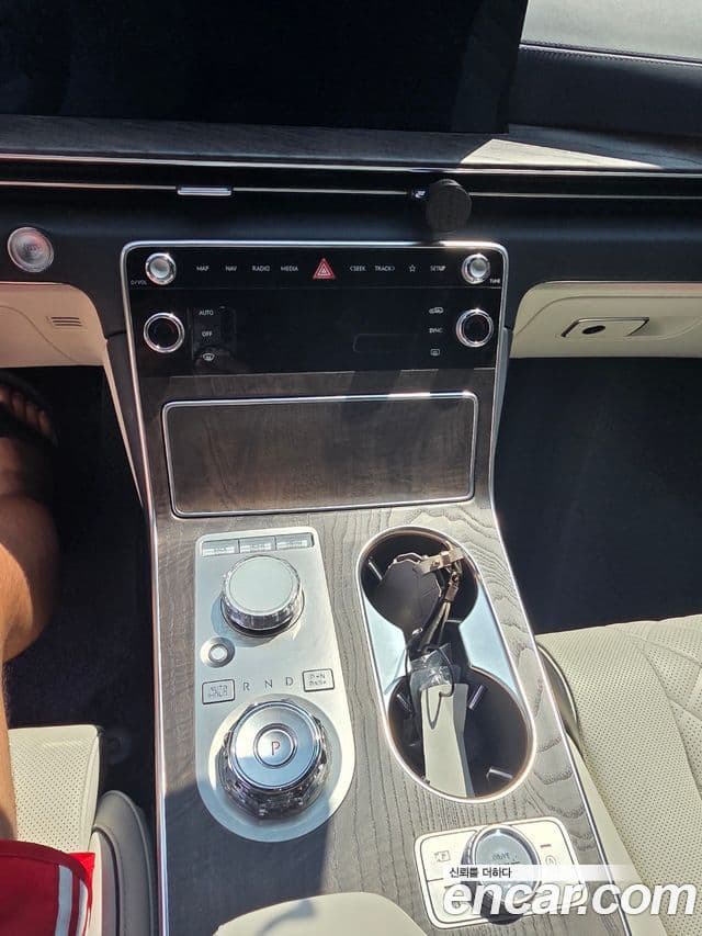 Genesis GV80 2024 — ფოტო 10/11