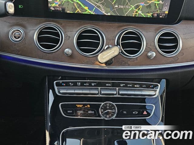 Mercedes-Benz E-Class 2020 — Şəkil 16/20