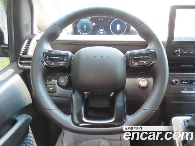 Hyundai Staria 2026 — ფოტო 15/20
