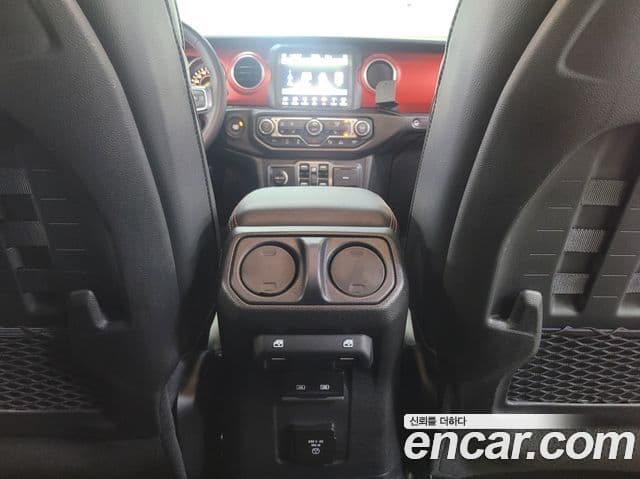 Jeep Wrangler 2023 — Şəkil 16/20
