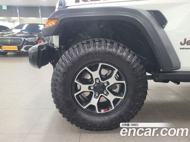Jeep Wrangler 2023 — Şəkil 19/20
