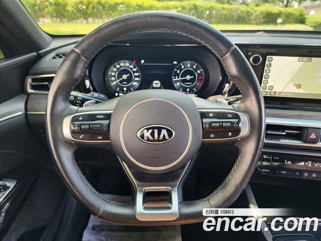 Kia K5 2021 — ფოტო 10/20