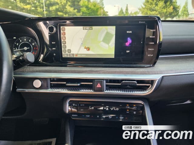 Kia K5 2021 — ფოტო 6/20
