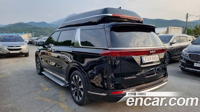 Kia Carnival 2022 — Фото 19/20