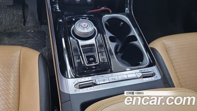 Kia Carnival 2020 — ფოტო 8/17