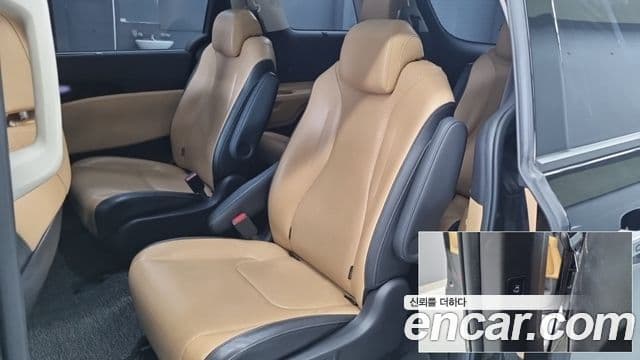 Kia Carnival 2020 — ფოტო 10/17