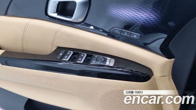 Kia Carnival 2020 — ფოტო 16/17