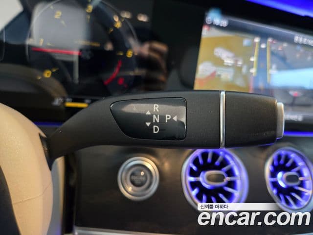 Mercedes-Benz E-Class 2018 — Фото 8/20