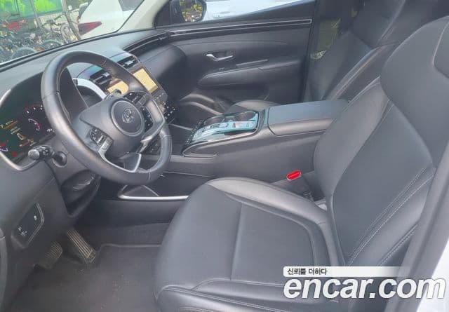 Hyundai The New Tucson 2023 — ფოტო 17/18