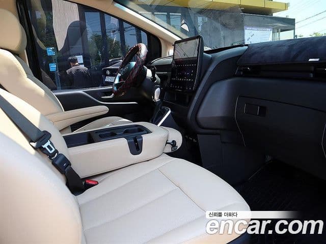 Hyundai Staria 2024 — Фото 12/20