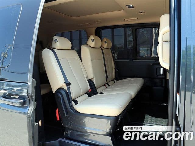 Hyundai Staria 2024 — Фото 13/20