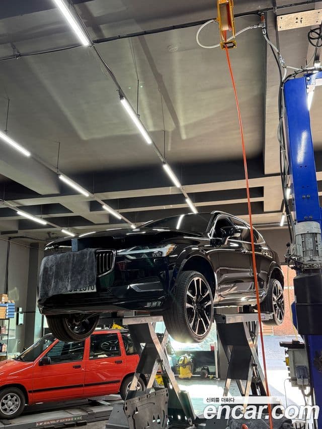 Volvo XC60 2018 — Şəkil 14/20