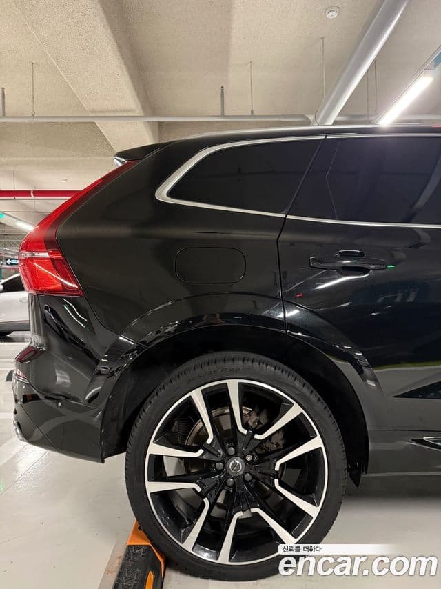 Volvo XC60 2018 — Şəkil 15/20