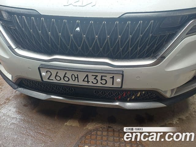 Kia Carnival 2022 — ფოტო 2/7