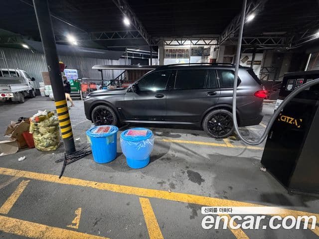 BMW X7 2025 — Photo 6/15