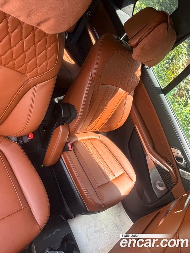 BMW X7 2025 — Şəkil 8/12