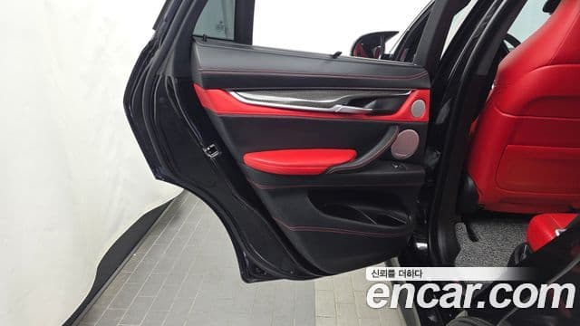 BMW X6M 2018 — ფოტო 32/36
