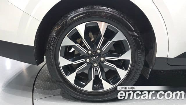 Kia Carnival 2022 — ფოტო 5/20
