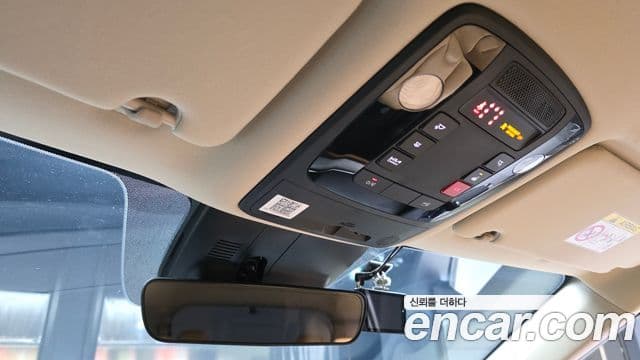 Kia Carnival 2022 — ფოტო 18/20