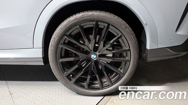 BMW X6 2025 — Photo 29/30