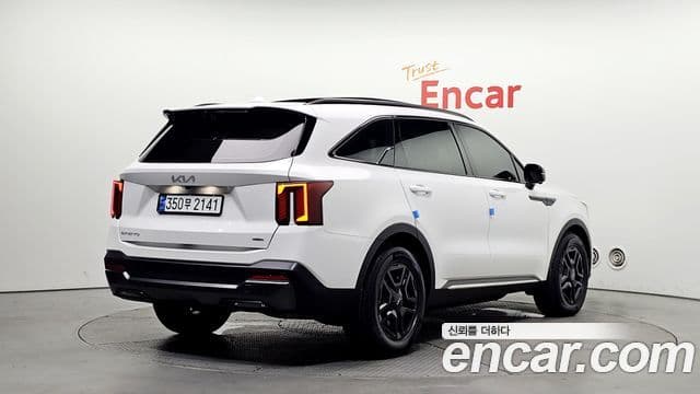 Kia Sorento 2023 — ფოტო 1/20