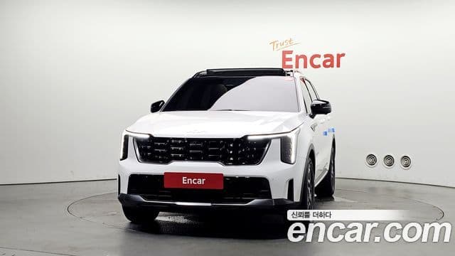 Kia Sorento 2023 — ფოტო 2/20