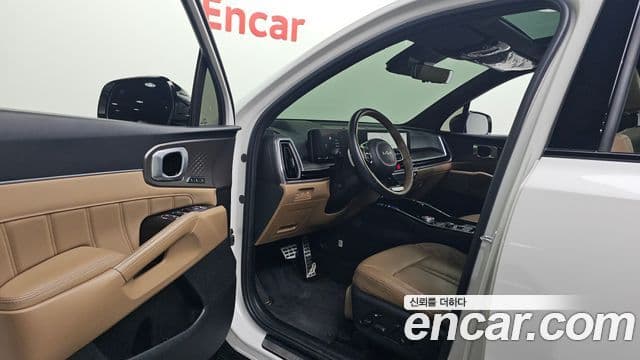 Kia Sorento 2023 — ფოტო 8/20