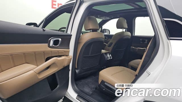 Kia Sorento 2023 — ფოტო 11/20