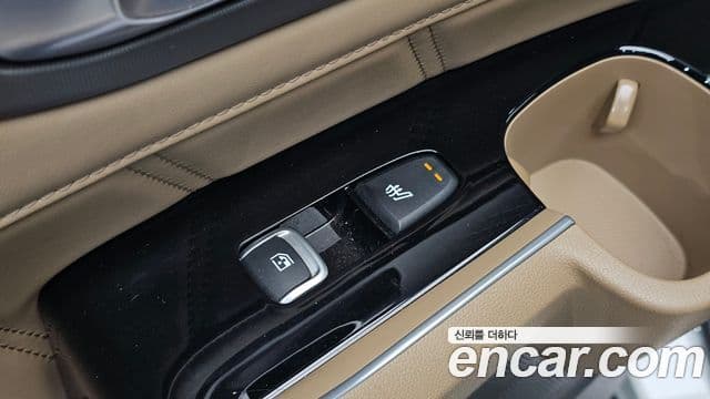 Kia Sorento 2023 — ფოტო 17/20