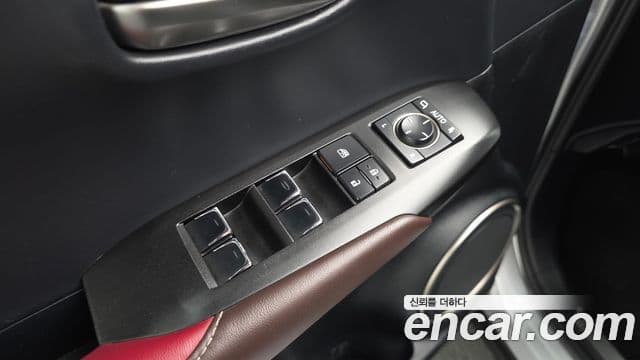 Lexus NX300h 2018 — Photo 5/20
