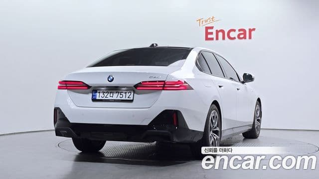 BMW 5 Series 2024 — Şəkil 2/20