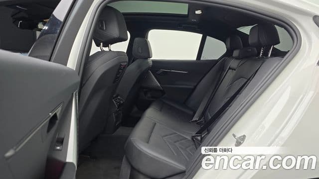 BMW 5 Series 2024 — Şəkil 12/20