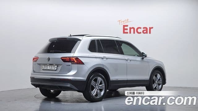 Volkswagen Tiguan 2018 — ფოტო 2/20