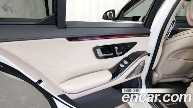 Mercedes-Benz S-Class 2022 — Photo 1/30