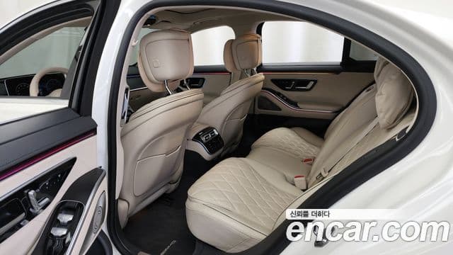 Mercedes-Benz S-Class 2022 — Photo 10/30