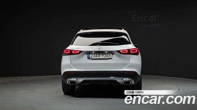 Mercedes-Benz GLA-Class 2021 — ფოტო 18/30