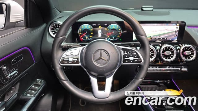 Mercedes-Benz GLA-Class 2021 — ფოტო 20/30