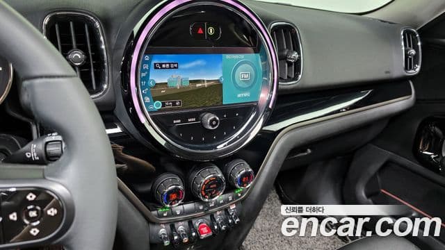 Mini Cooper Countryman 2021 — ფოტო 16/20