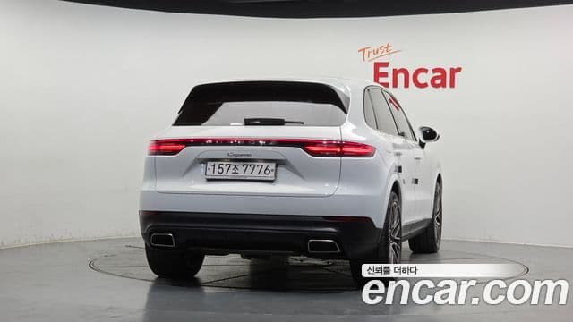 Porsche Cayenne 2019 — ფოტო 3/20