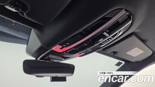 Porsche Cayenne 2019 — ფოტო 15/20