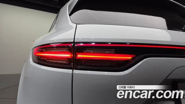Porsche Cayenne 2019 — Photo 26/33