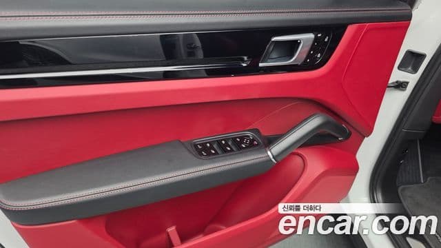Porsche Cayenne 2019 — Photo 14/33