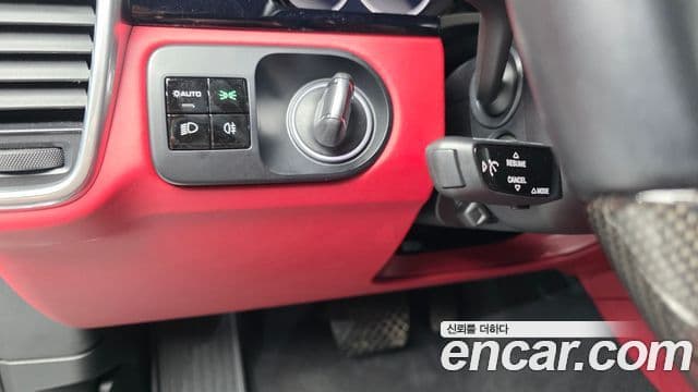 Porsche Cayenne 2019 — Photo 28/33
