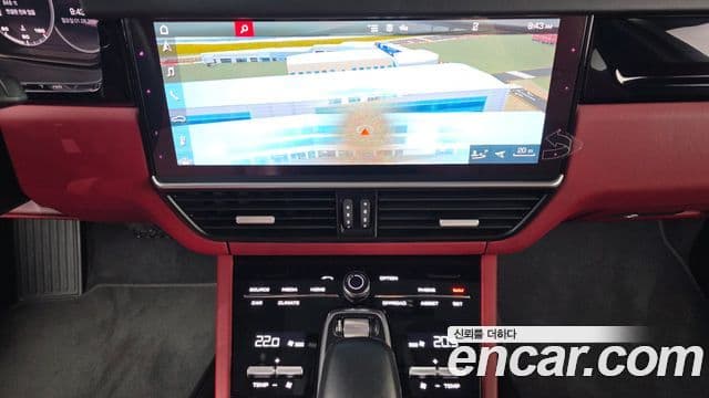 Porsche Cayenne 2019 — Photo 27/33