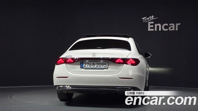 Mercedes-Benz E-Class 2025 — Фото 4/20