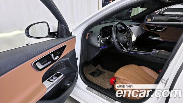 Mercedes-Benz E-Class 2025 — Фото 10/20