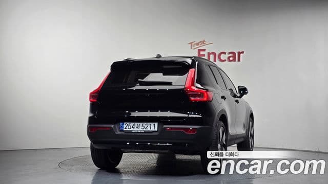 Volvo XC40 2024 — Фото 4/20
