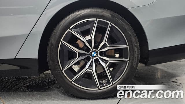 BMW 5 Series 2025 — Şəkil 20/31